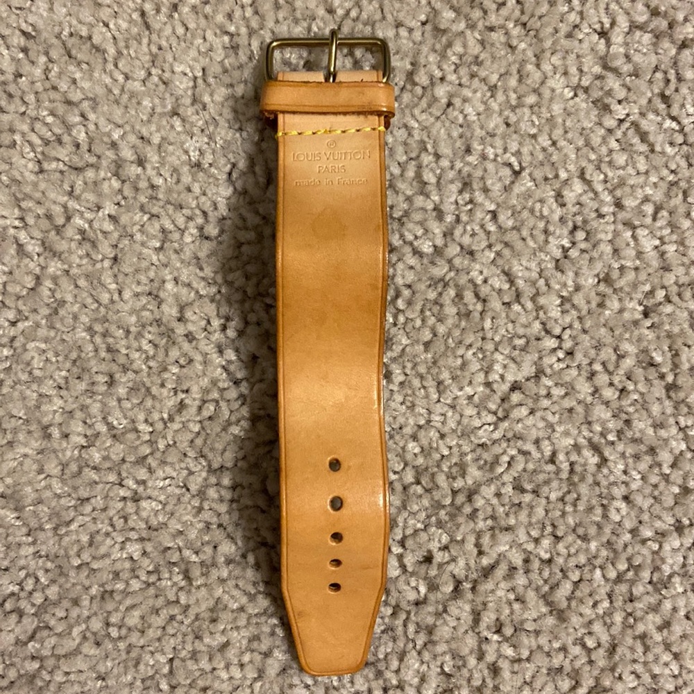 Louis Vuitton buckle